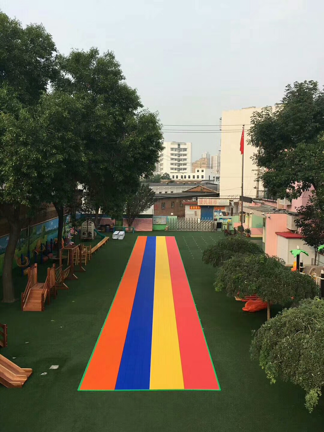 仲達地板【定】天津，與草坪合體？