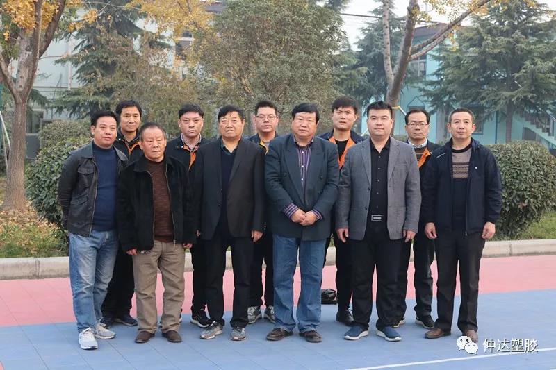 熱烈歡迎河南省塑料協(xié)會(huì)段同生會(huì)長(zhǎng)一行蒞臨仲達(dá)塑膠考察指導(dǎo)工作！