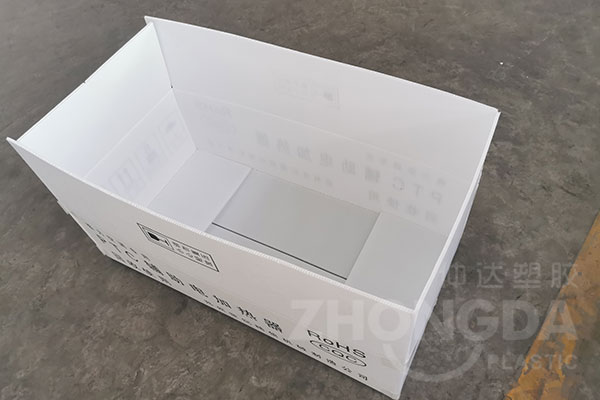 中空板箱價格與紙箱相比有優(yōu)勢嗎？